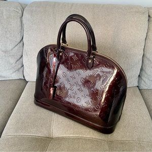 LOUIS VUITTON | Alma GM Monogram Vernis Amarante